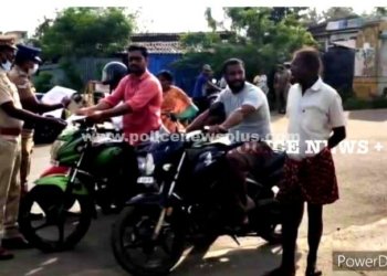 ஊத்துக்கோட்டை சோதனை சாவடியில் காவலர்கள் அறிவுரை