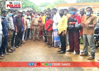 திருவள்ளூர் வட்டார போக்குவரத்து அலுவலகத்தில் படிக்கட்டு பயணம் குறித்த விழிப்புணர்வு