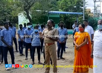 ரயில் மற்றும் பேருந்து படிக்கட்டுகளில் தொங்கிய படி செல்லும் மாணவர்களுக்கு  காவல் ஆய்வாளர் அறிவுரை