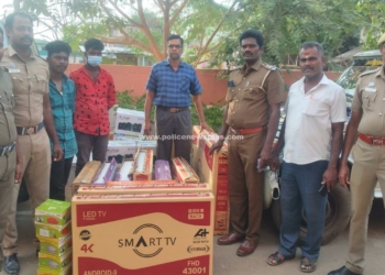 உரிய ஆவணம் இன்றி கொண்டுசெல்லப்பட்ட 10க்கும் மேற்பட்ட எல்.இ.டி டிவி.பறிமுதல்