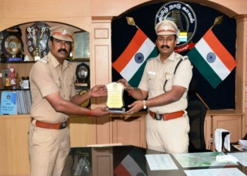 சிறந்த காவல் நிலையத்திற்கு விருது வழங்கிய மதுரை எஸ்பி