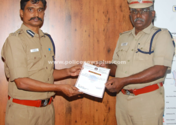 நற்பண்படன் செயல்பட்ட காவலர்களுக்கு பாராட்டு