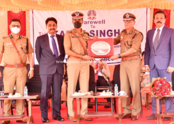 ஓய்வுபெற்ற டிஜிபிக்கு காவல்துறை அணிவகுப்பு மரியாதை