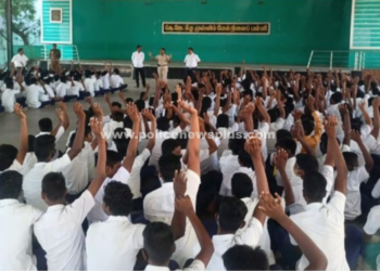 பாலியல் குற்றங்கள் குறித்து விழப்புணர்வு ஏற்படுத்தி வரும் காவல்துறையினர்