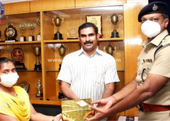 திருநெல்வேலி மாவட்டத்தில் சிறப்பாக பணியாற்றிய அமைச்சு பணியாளருக்கு பாராட்டு.