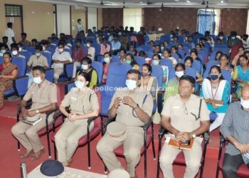 கல்லூரி மாணவர்களுக்கு ஆறு நாள் பயிற்சி