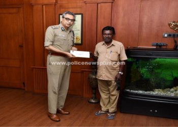 ஆட்டோவில் பயணி தவறவிட்ட தங்க கைச்செயினை வேப்பேரி காவல் நிலையத்தில் ஒப்படைத்த நேர்மையான ஆட்டோ ஓட்டுநர்