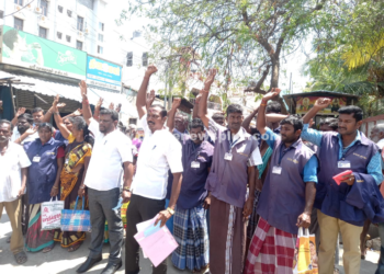 தூய்மைப் பணியாளர்கள் திடீர் போராட்டம்