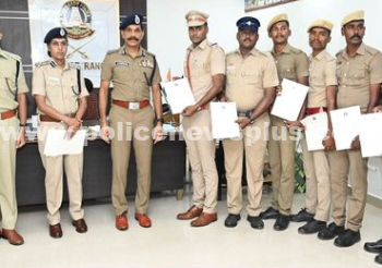 காவலர்களுக்கு பாராட்டு