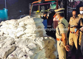 வேனில் இரகசிய அறை