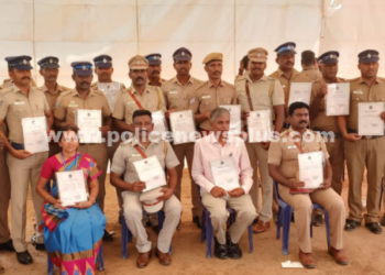 காவல்துறையினருக்கு பாராட்டுச் சான்றிதழ்