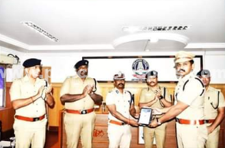 காவலருக்கு பாராட்டு சான்றிதழ்