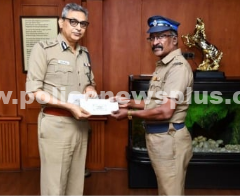 காவலருக்கு பாராட்டு மற்றும் வெகுமதி