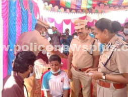 மருத்துவ முகாமில்  காவல் ஆணையாளர்