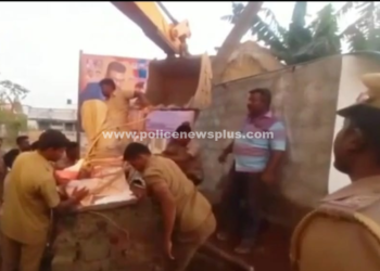 அனுமதியின்றி செயல்பட்டதால் பிரமுகர் இருவர் கைது