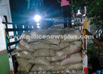 8 டன் ரேஷன்அரிசி பறிமுதல்