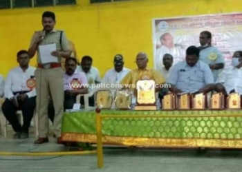 திண்டுக்கல்லில் 13வது ஆண்டு விழா, புத்தகத்தை வெளியிட்ட எஸ்.பி