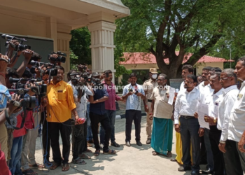 காவல்துறையிடம் பாதுகாப்பு கோரி வழக்கறிஞர்கள் மனு