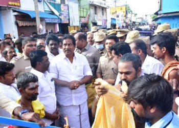 விழாவில், காவல் துறையினரின் பாதுகாப்பு!