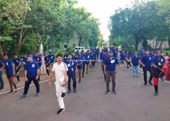 மினி மராத்தான் போட்டியில் கலந்து கொண்டு அறிவுரைகளை வழங்கிய நெல்லை கிழக்கு காவல் துணை ஆணையாளர்