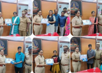 அதிக மதிப்பெண்கள், பெற்றமாணவருக்கு எஸ்.பி பரிசு!