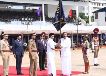 காவல்துறை தலைமை இயக்குனர் முதல் காவலர் வரை அனைவருக்கும் தமிழ்நாடு அரசு காவல் பதக்கம்