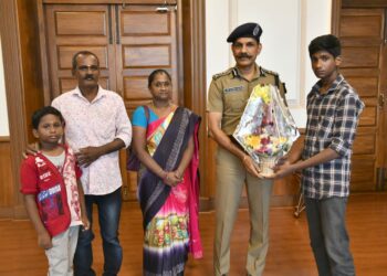 டி.ஜி.பி,அவர்களை நேரில் சந்தித்து, நன்றி தெரிவித்த மாணவன்!