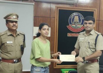 வேலை தருவதாக மோசடி, பணத்தை உரியவரிடம் ஒப்படைத்த விழுப்புரம் காவல்துறை!