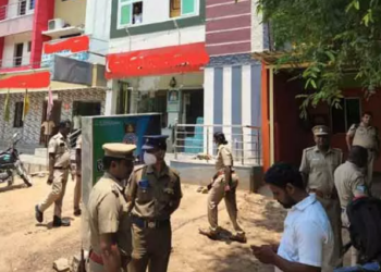 தங்கும் விடுதியில், காவல்துறையினரின் தீவிரம்!