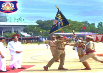 குடியரசுத் தலைவரால் வழங்கப்பட்ட கொடி,காவல் கண்காணிப்பாளர் வீர நடை!