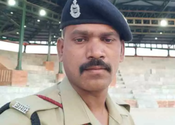 வீரமரணம் அடைந்த படைவீரருக்கு , துப்பாக்கி குண்டுகள் முழங்க மரியாதை!