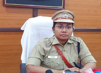 பெண் காவலருக்கு, எஸ்.பி யின் பாராட்டு!