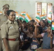 மாணவர்களுக்கு பாட புத்தகங்கள், எழுது பொருட்கள் எஸ்.பி!