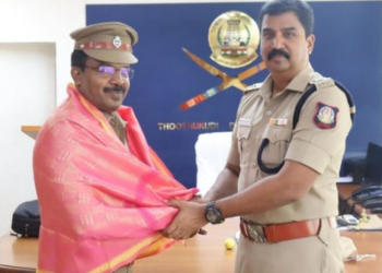 குடியரசு தலைவரிடம் பதக்கம் பெற்ற, காவல்துறையினருக்கு எஸ்.பி பாராட்டு !