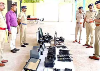 ஆயுதபடையில் வெடிகுண்டு, கண்டறியும் கருவிகளை ஐ.ஜி. ஆய்வு !