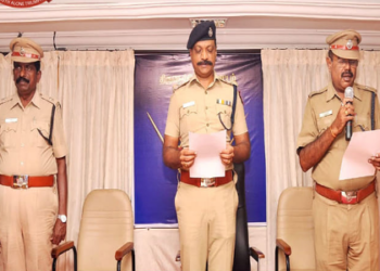 காவல் அலுவலகத்தில்,  நல்லிணக்க உறுதிமொழி!