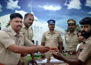 தங்கசங்கிலியை காவல்நிலையத்தில், ஒப்படைத்த தொழிலாளி!