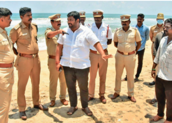 மாமல்லபுரம் கடற்கரையில், எஸ்,பி!