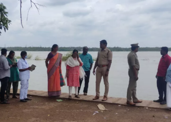 படித்துறையில், உதவி ஆட்சியர் ஆய்வு!