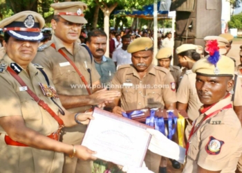 பயிற்சி முடித்த காவலர்களுக்கு, கூடுதல் ஆணையர்!