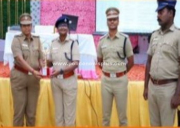 சிறப்பாக பணிபுரிந்தவர்களுக்கு கேடயம்  வழங்கிய  S.P