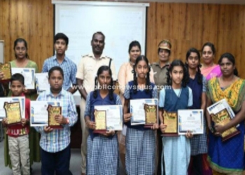 மாணவர்களுக்கு பாராட்டு சான்றிதழ் வழங்கிய எஸ்.பி!