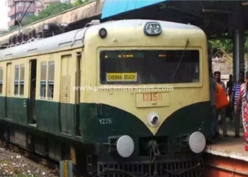 ரெயில் பெட்டியில் கிடந்த பெண் குழந்தை மீட்ட ரெயில்வே போலீஸ்!