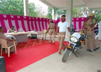 ஆயுதபடை மைதானத்தில்  கழிவு செய்யப்பட்ட வாகனங்கள் ஏலம்