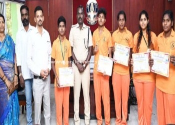 தேசிய அளவில் வெற்றி பெற்ற வீர வீராங்கனைகளை பாராட்டிய S.P