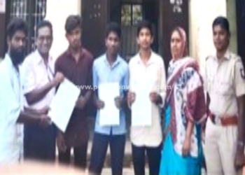 கல்வியை கைவிட்ட மாணவர்களை கல்வி கற்க உதவிய காவல்துறையினர்!