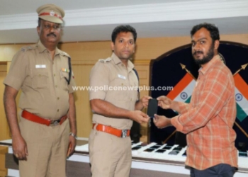 லட்ச மதிப்புள்ள 977 மொபைல்கள் கண்டுபிடிப்பு