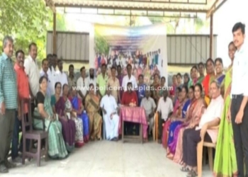 மாணவர்கள் 30 ஆண்டுகளுக்கு பின்பு சந்திப்பு