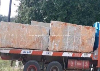 வாகன தணிக்கையில் சிக்கிய 4 கடத்தல் லாரிகள்