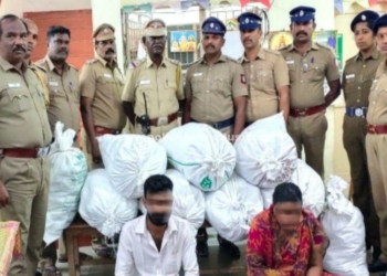 காவல்துறையினரை கௌரவித்த S.P